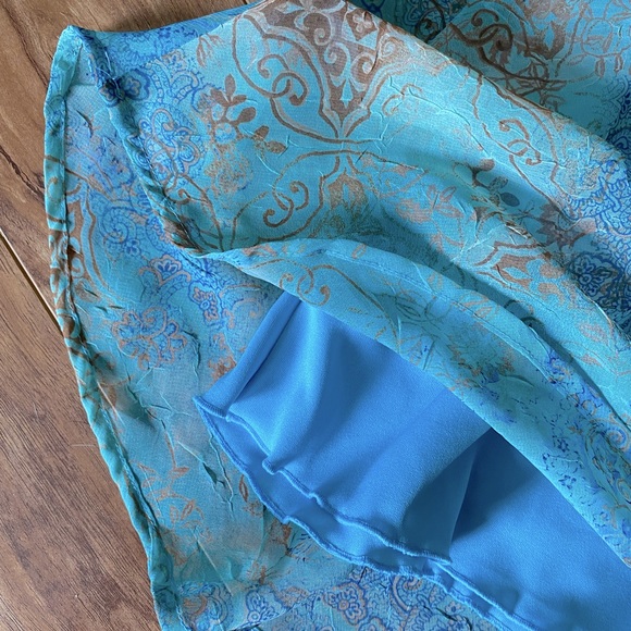 Beautiful Bohemian Design Dress - Picture 6 of 16